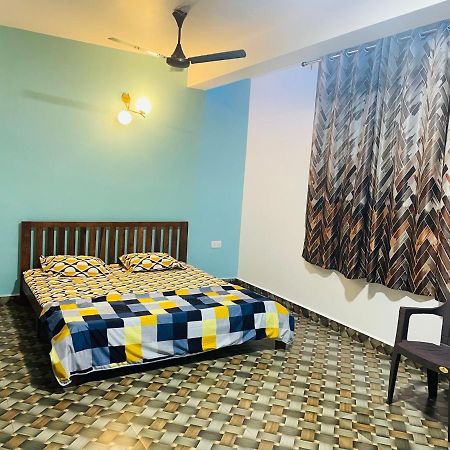 Blue Waves Guest House Calangute Buitenkant foto