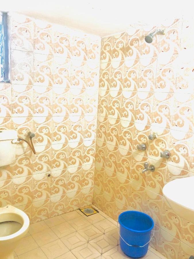 Blue Waves Guest House Calangute Buitenkant foto