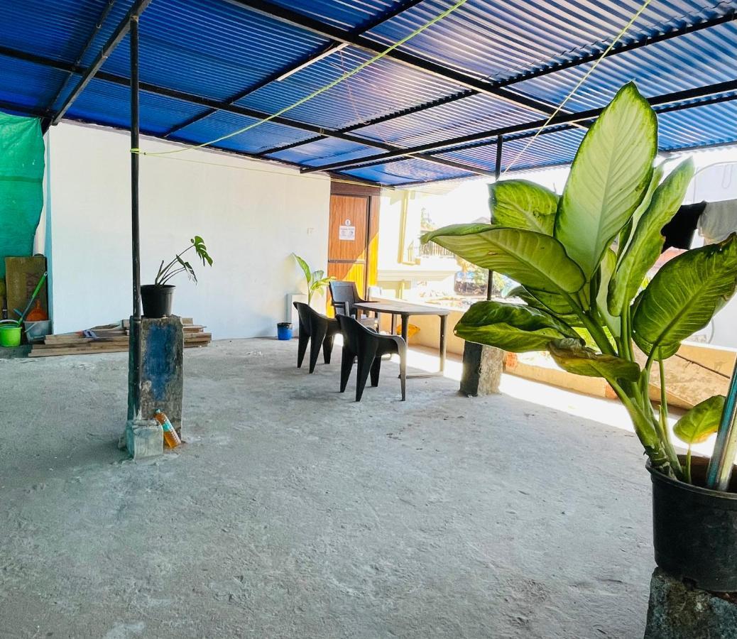 Blue Waves Guest House Calangute Buitenkant foto