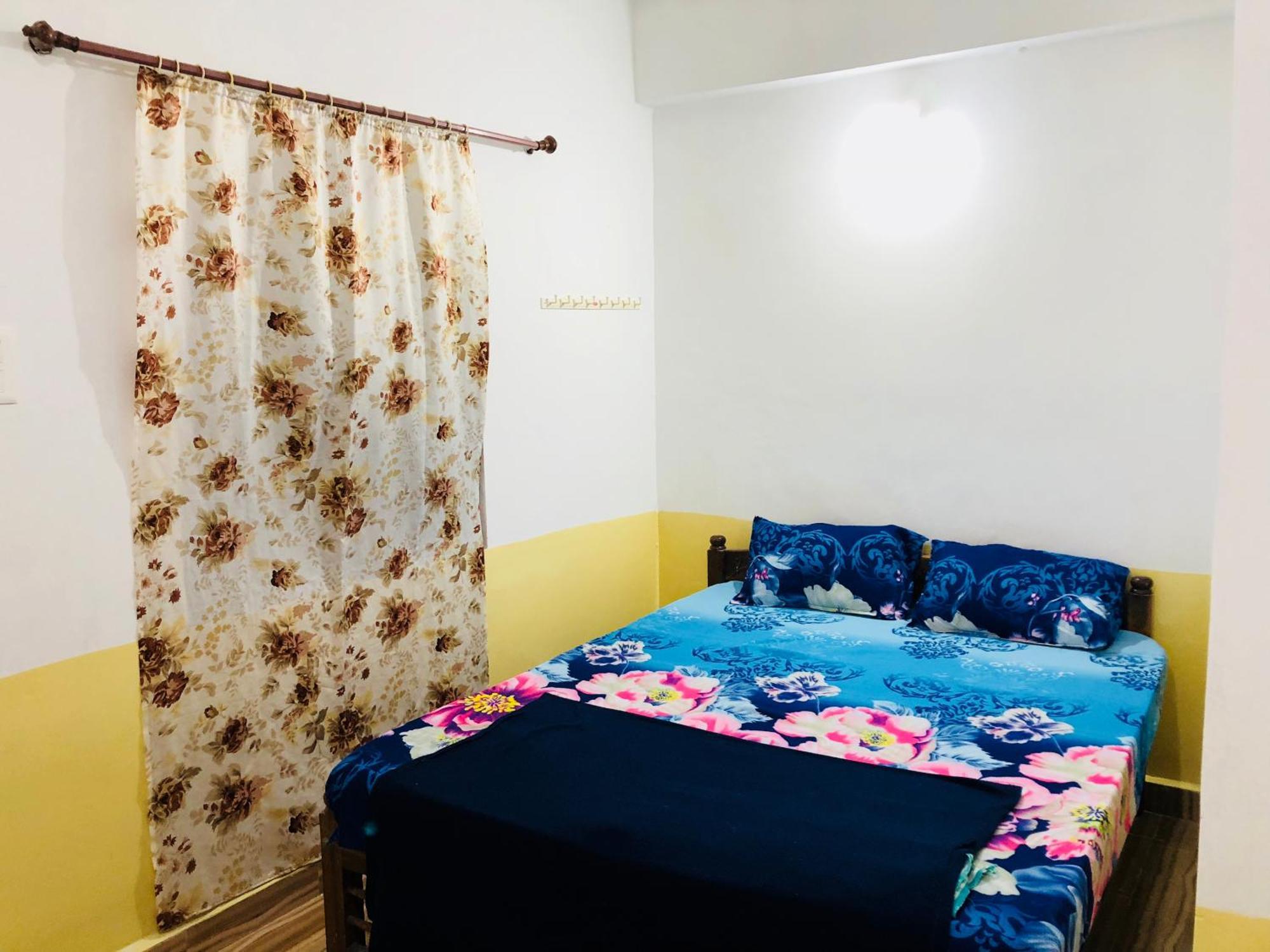 Blue Waves Guest House Calangute Buitenkant foto
