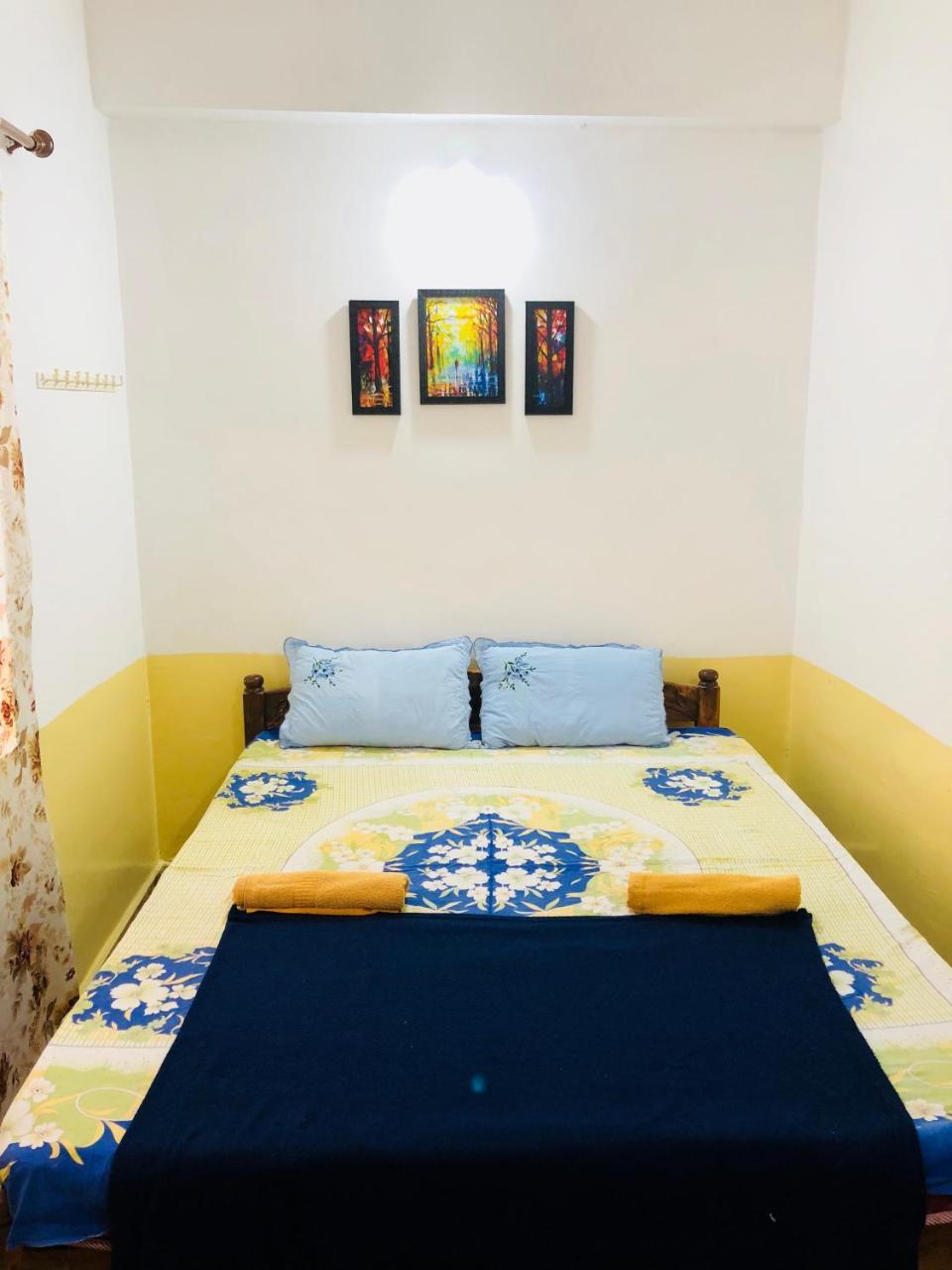 Blue Waves Guest House Calangute Buitenkant foto