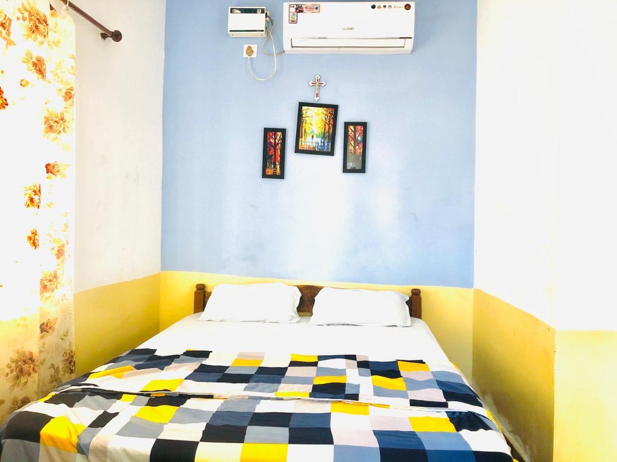 Blue Waves Guest House Calangute Buitenkant foto