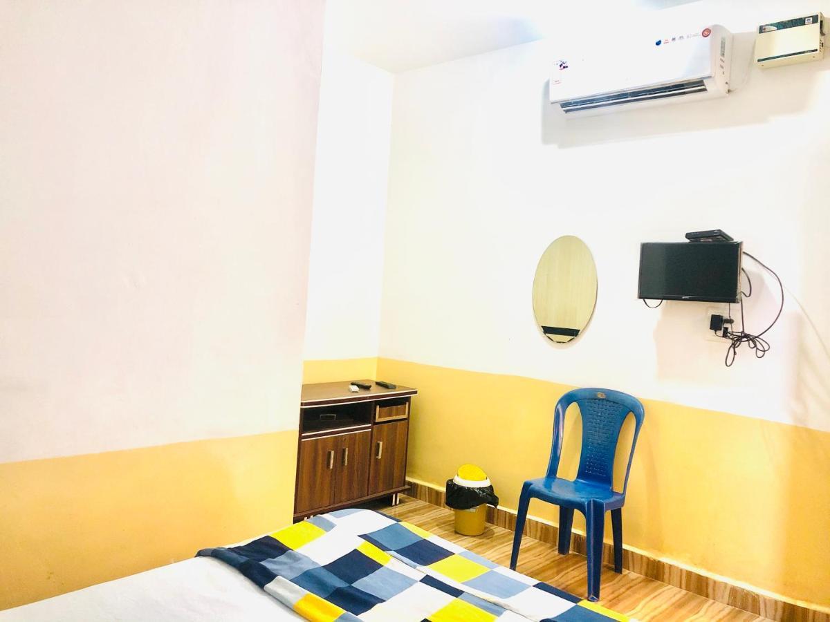 Blue Waves Guest House Calangute Buitenkant foto