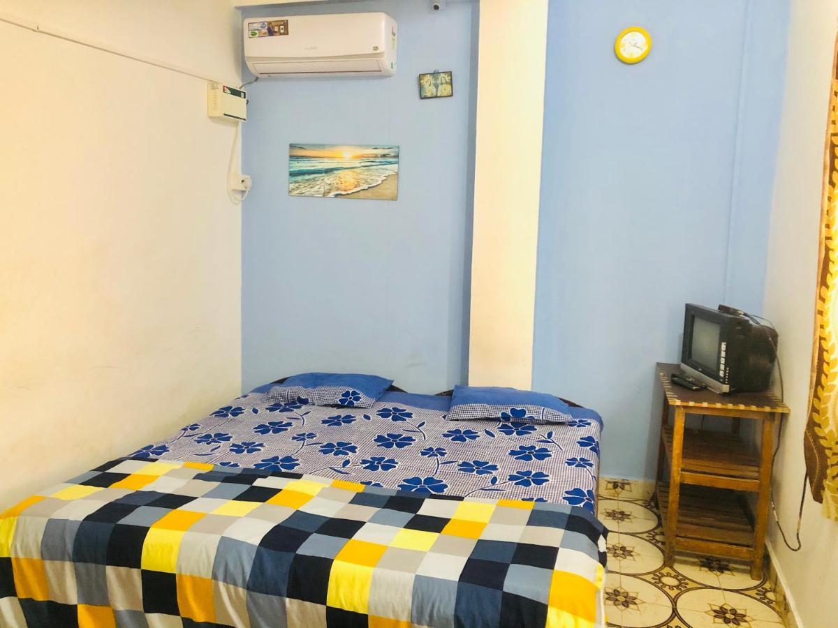 Blue Waves Guest House Calangute Buitenkant foto